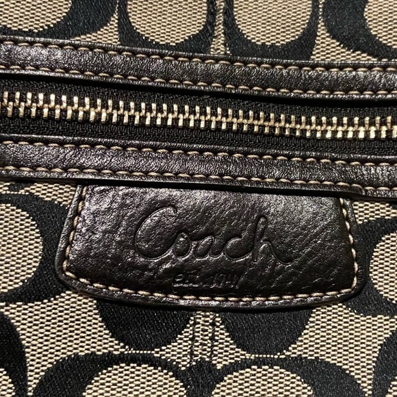 ♥️🔥Coach FLASH SALE 🔥MAKE OFFER 🔥♥️ - Picture 2 of 8
